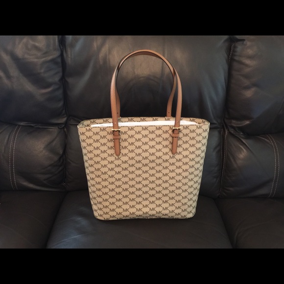 Michael Kors Jet Set Tote Acorn BNWT 😍❤️😍👜😍❤️ - Picture 3 of 8